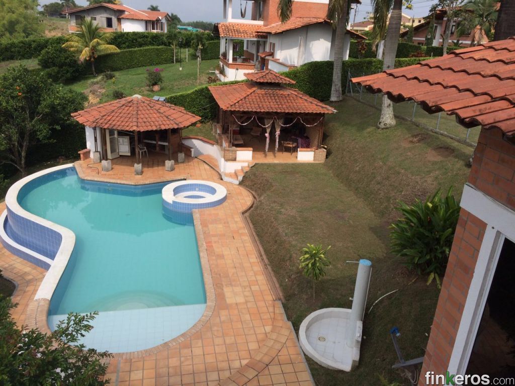 Finca en Morelia muy económica para 20 personas  - Finca en Pereira, Risaralda